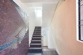 Fabhotel Royal Suites I