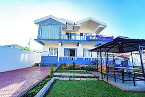 Fabhotel Park Grand Royal Palms