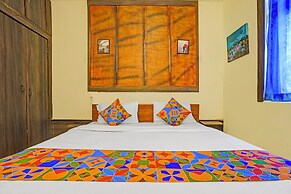 Fabhotel Park Grand Royal Palms