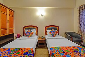 Fabhotel Aura Inn