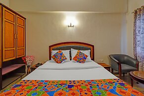 Fabhotel Aura Inn