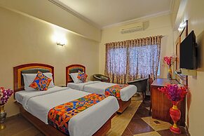 Fabhotel Aura Inn