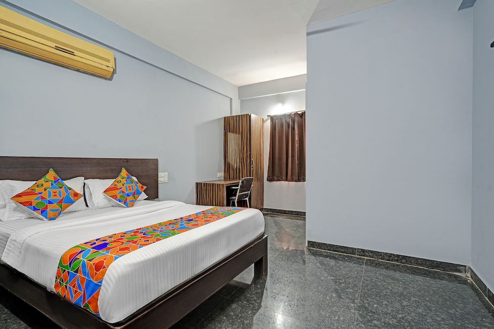 Fabhotel Luxury Suites