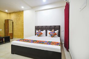 Fabhotel Parijat