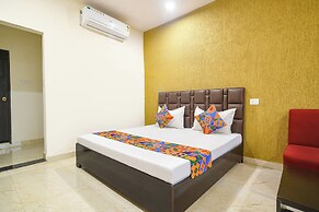 Fabhotel Parijat