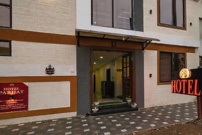 Fabhotel Parijat