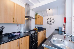 16 Steele Street