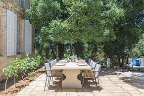 Amani Luxury 4BR Villa & Pool in Batroun