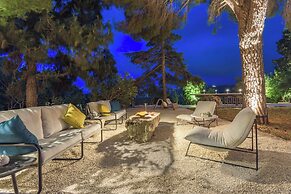 Amani Luxury 4BR Villa & Pool in Batroun