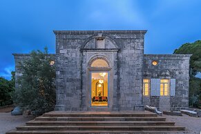 Amani Luxury 4BR Villa & Pool in Batroun