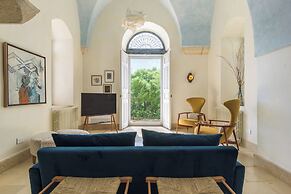 Amani Luxury 4BR Villa & Pool in Batroun