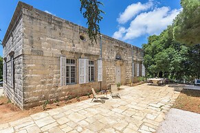 Amani Luxury 4BR Villa & Pool in Batroun