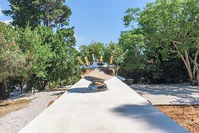Amani Luxury 4BR Villa & Pool in Batroun