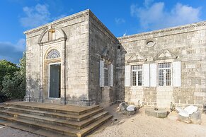 Amani Luxury 4BR Villa & Pool in Batroun