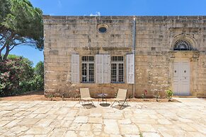 Amani Luxury 4BR Villa & Pool in Batroun