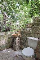 Amani Luxury 4BR Villa & Pool in Batroun