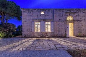 Amani Luxury 4BR Villa & Pool in Batroun