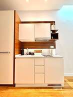 Condo Studio Plaza