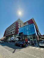 Condo Studio Plaza