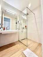 Condo Studio Plaza