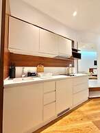 Condo Studio Plaza