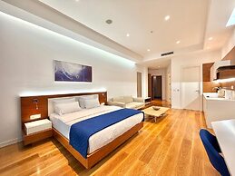 Condo Studio Plaza