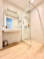 Condo Studio Plaza
