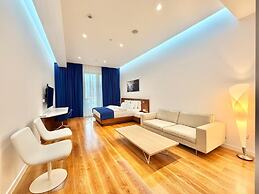 Condo Studio Plaza