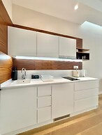 Condo Studio Plaza