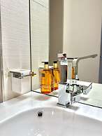 Condo Studio Plaza
