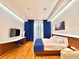 Condo Studio Plaza