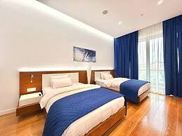 Condo Studio Plaza