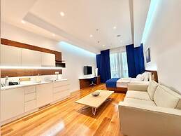 Condo Studio Plaza