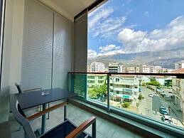 Condo Studio Plaza