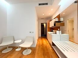 Condo Studio Plaza