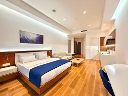 Condo Studio Plaza