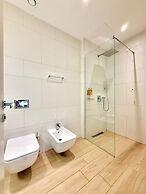 Condo Studio Plaza
