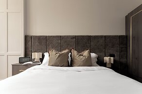 Moment Blythswood Street