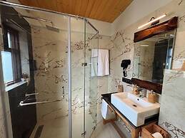 Vanhills-Luxury Home Stay in Jim Corbett