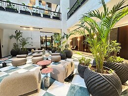 Omaya Suites