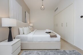 Luxurious Spacious 3-bedroom Villa With Private Pool at Springs 10