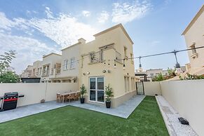 Luxurious Spacious 3-bedroom Villa With Private Pool at Springs 10