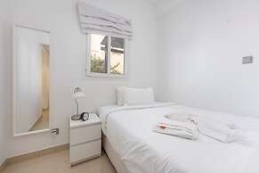 Luxurious Spacious 3-bedroom Villa With Private Pool at Springs 10