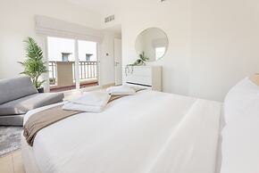 Luxurious Spacious 3-bedroom Villa With Private Pool at Springs 10