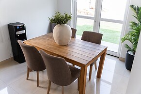 Luxurious Spacious 3-bedroom Villa With Private Pool at Springs 10
