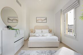 Luxurious Spacious 3-bedroom Villa With Private Pool at Springs 10