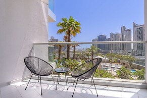 Cozy Studio Perfect for 4 at Damac Maison Prive