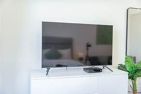 Perfect Studio That Sleeps 2 in JVC