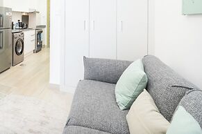 Perfect Studio That Sleeps 2 in JVC
