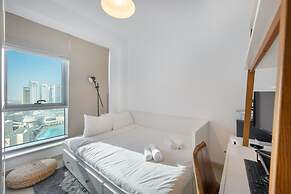 Upscale 2BR With Breathtaking Burj Views